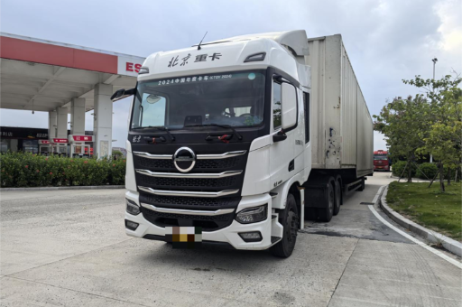 北京重卡LNG牽引車(chē)：經(jīng)濟(jì)又高效，快遞運(yùn)輸路上的優(yōu)選伙伴